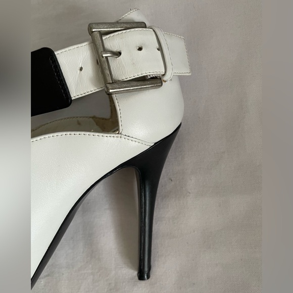 SOLD- Alexander McQueen Heels - Picture 5 of 10